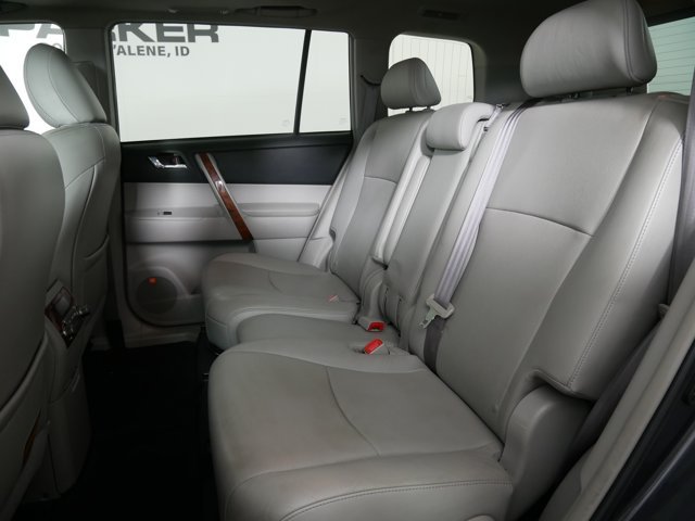 Used 2013 Magnetic Gray Metallic Toyota Limited image 13