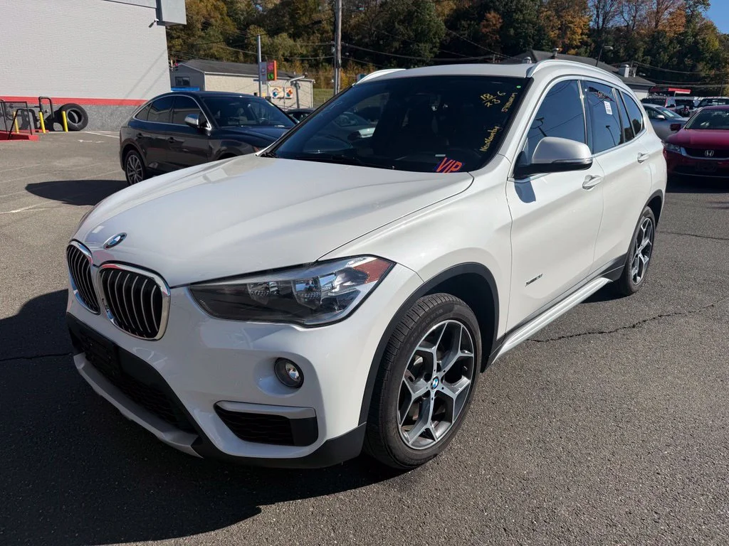 Used 2018 White BMW xDrive28i image 4