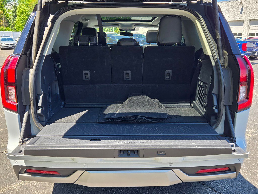 Used 2025 Space Silver Meta Ford Platinum image 16