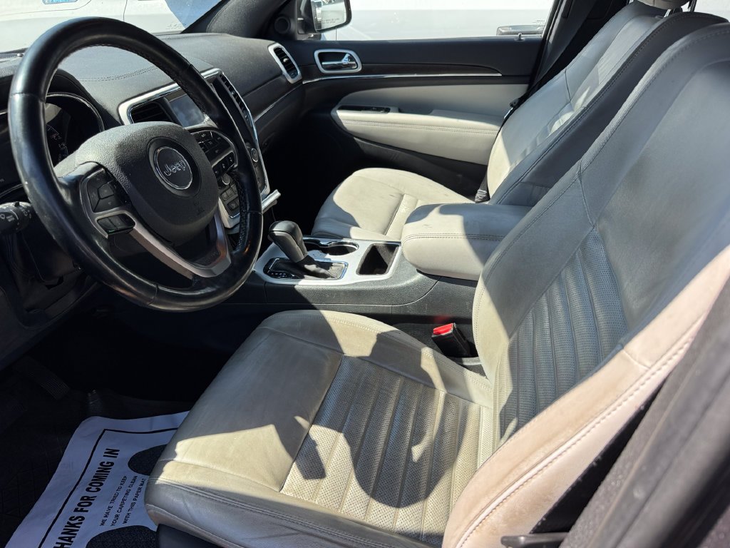 Used 2018 Gray Jeep Limited image 23