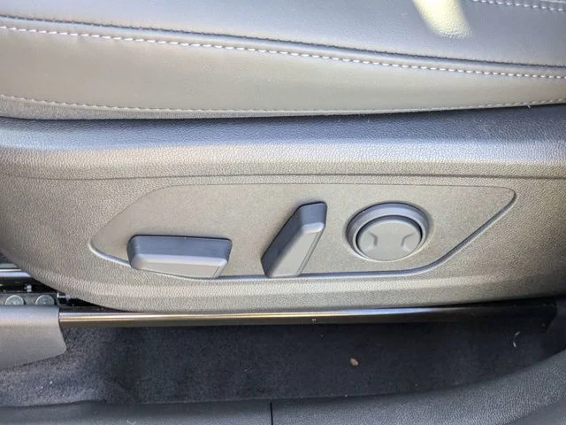 New 2026 Ivory Silver Kia S image 19