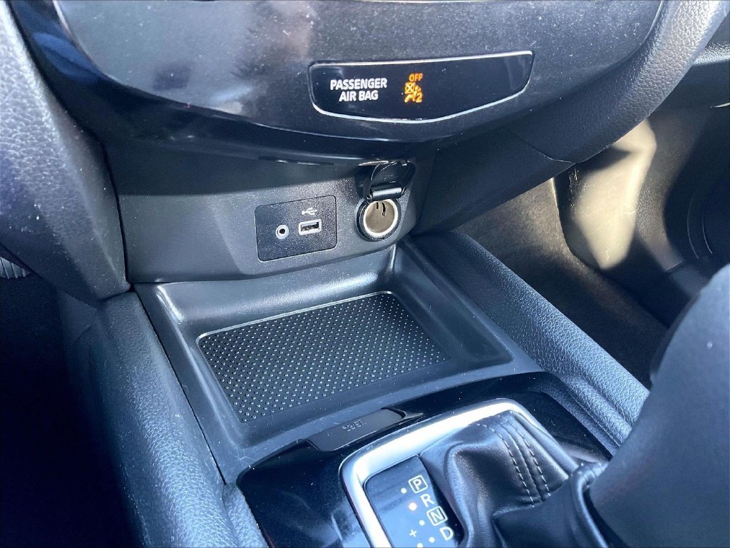 Used 2019 Black Nissan S image 26