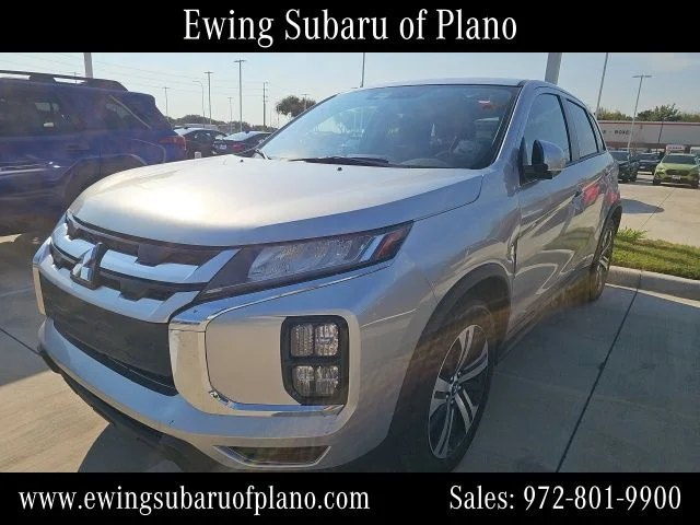 Used 2025  Mitsubishi 2.0 ES image 2