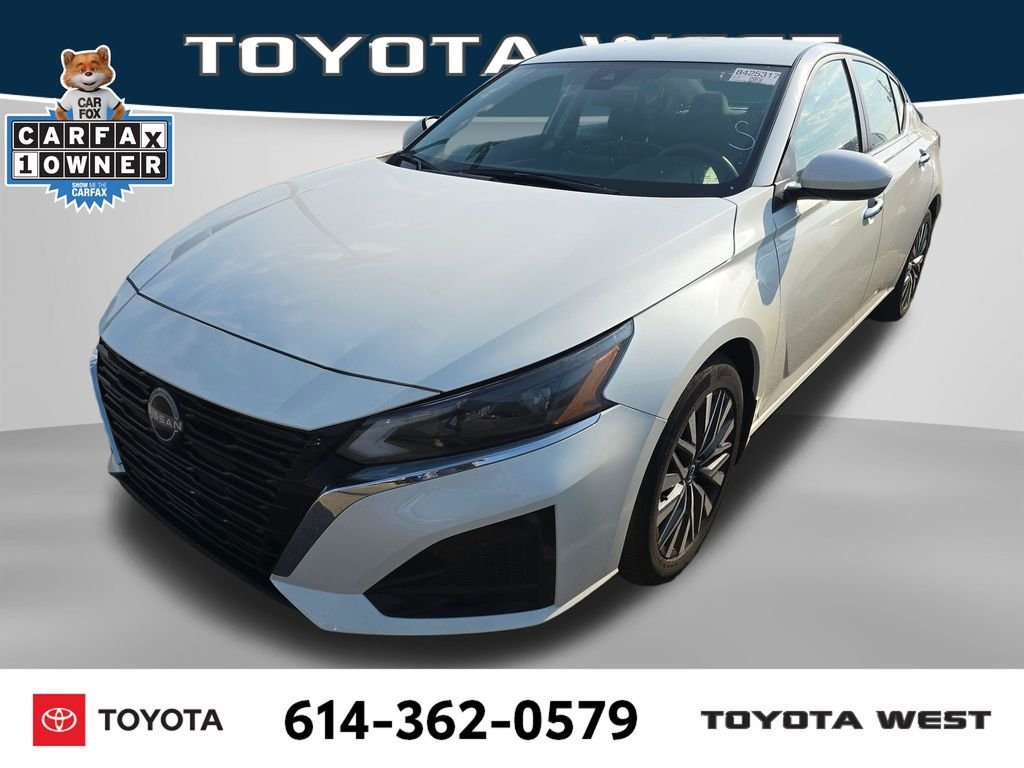 Used 2023 White Nissan 2.5 SV image 3