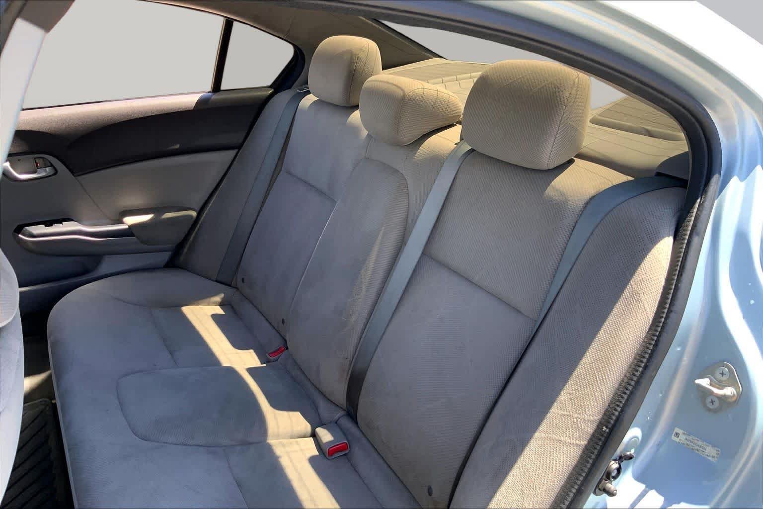 Used 2012 Alabaster Silver Metallic Honda LX image 17