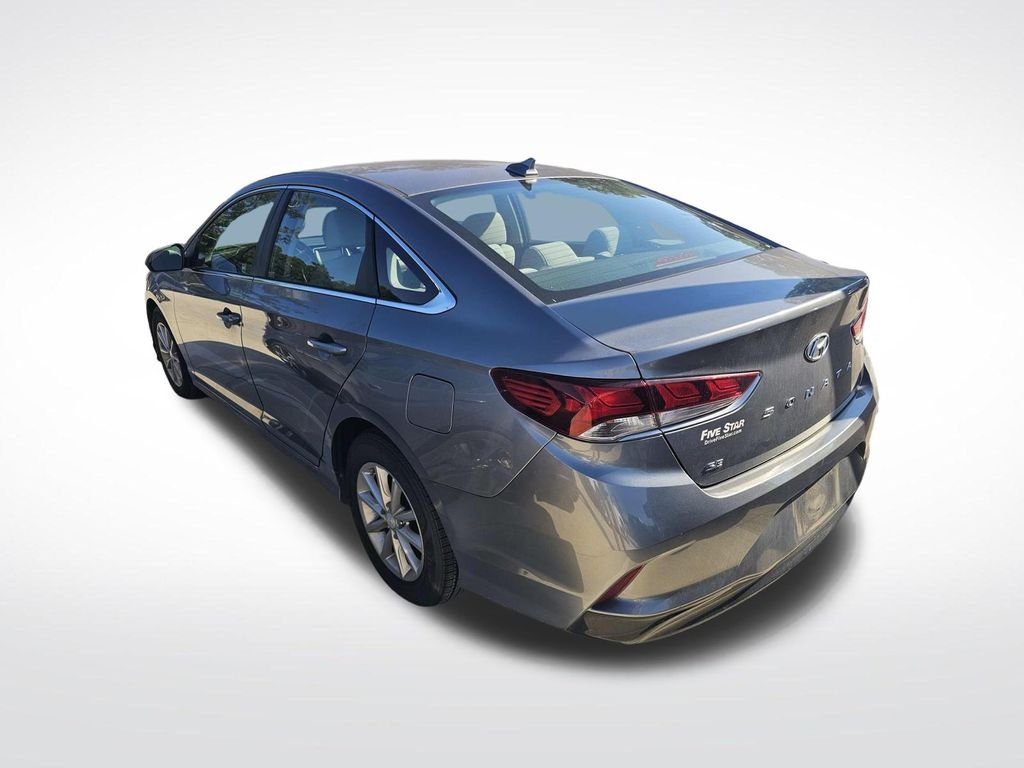 Used 2019 Gray Hyundai SE image 13