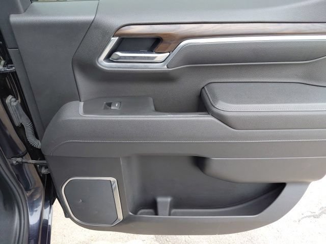 Used 2025 Titanium Rush Metallic GMC SLT image 30