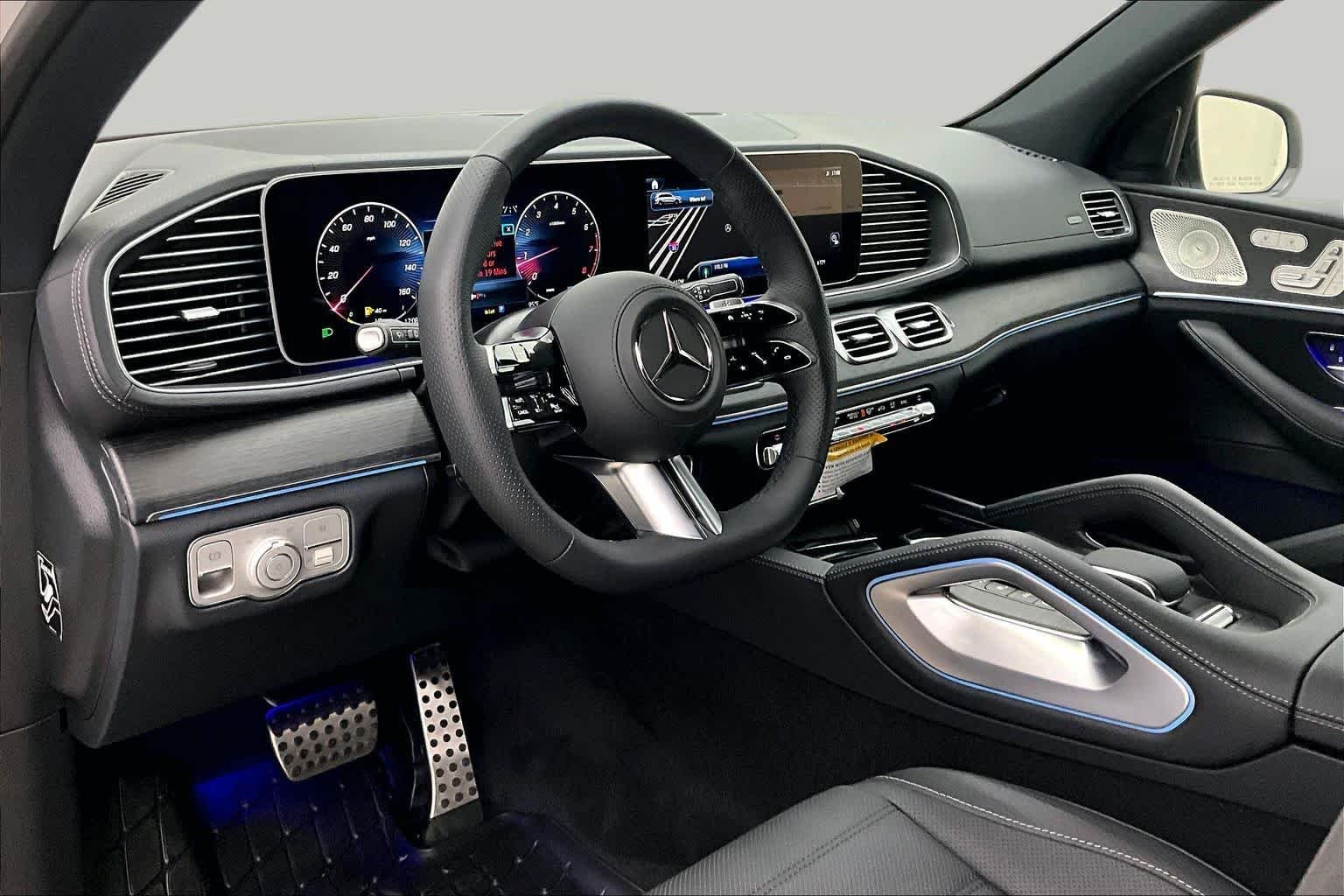 New 2026 MANUFAKTUR Moonlight White Magno Mercedes-Benz GLS 450 image 8