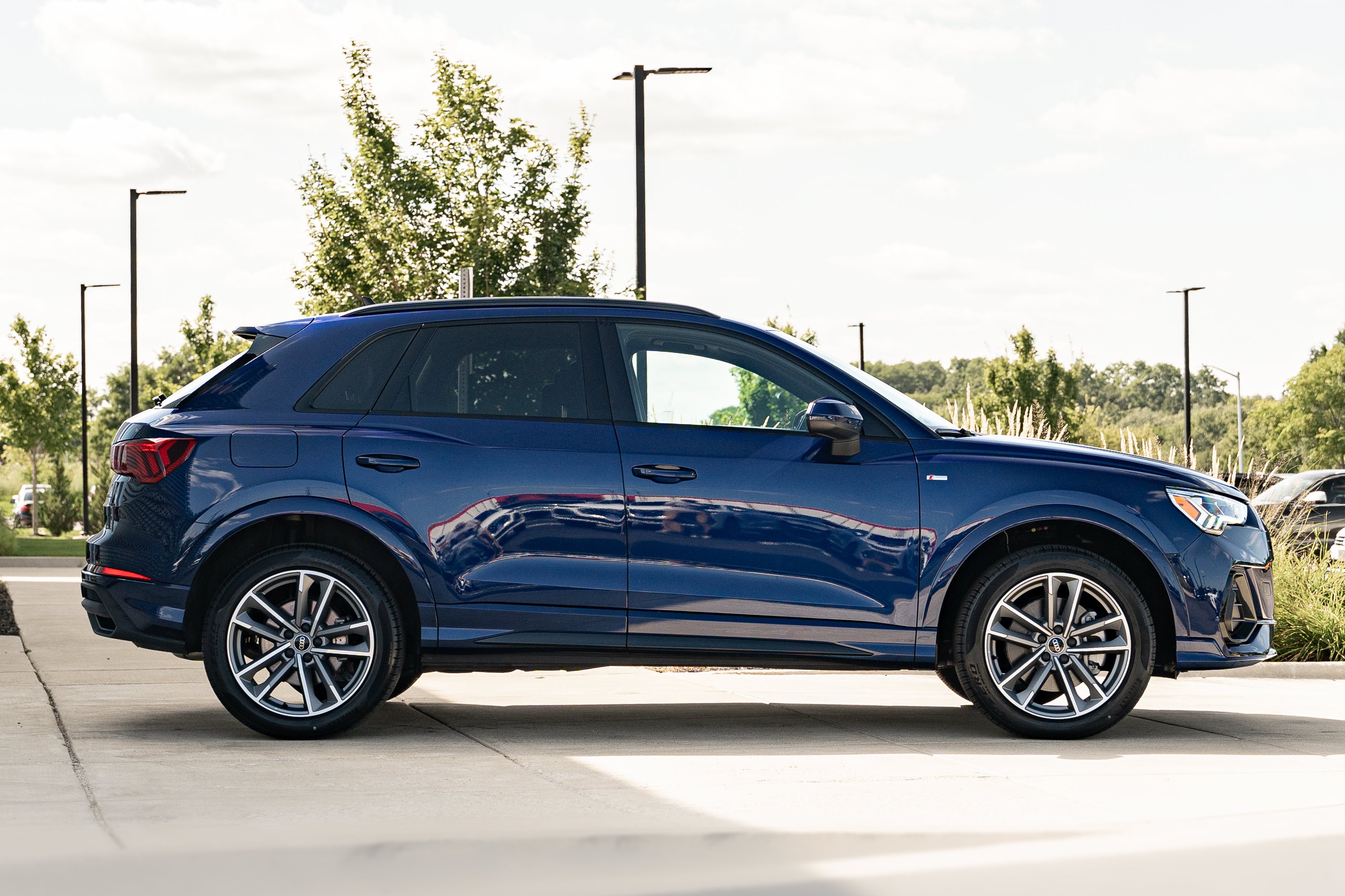 Certified Used 2025 Navarra Blue Metallic Audi S line Premium image 3