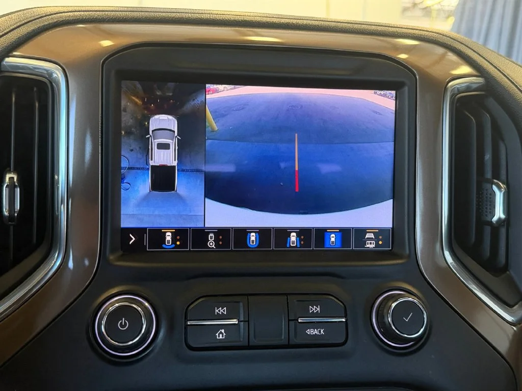 Used 2020 White Chevrolet High Country image 22