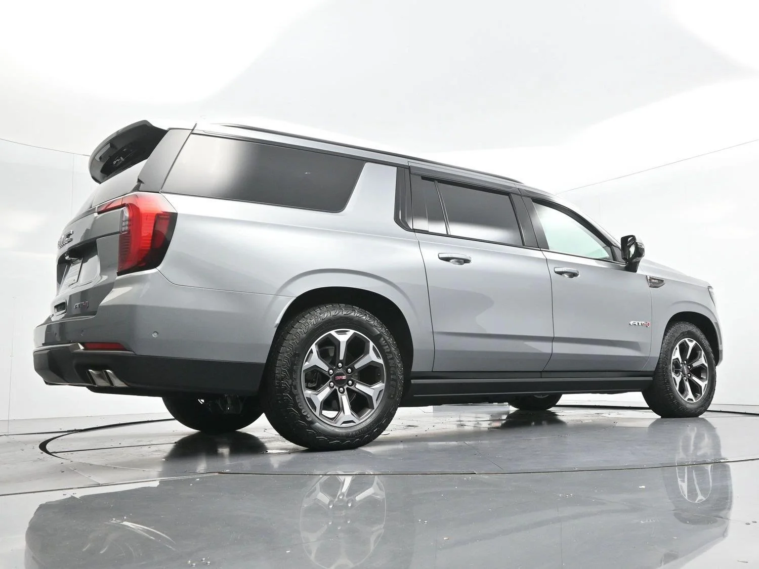 Used 2025 Sterling Metallic GMC AT4 Ultimate image 60