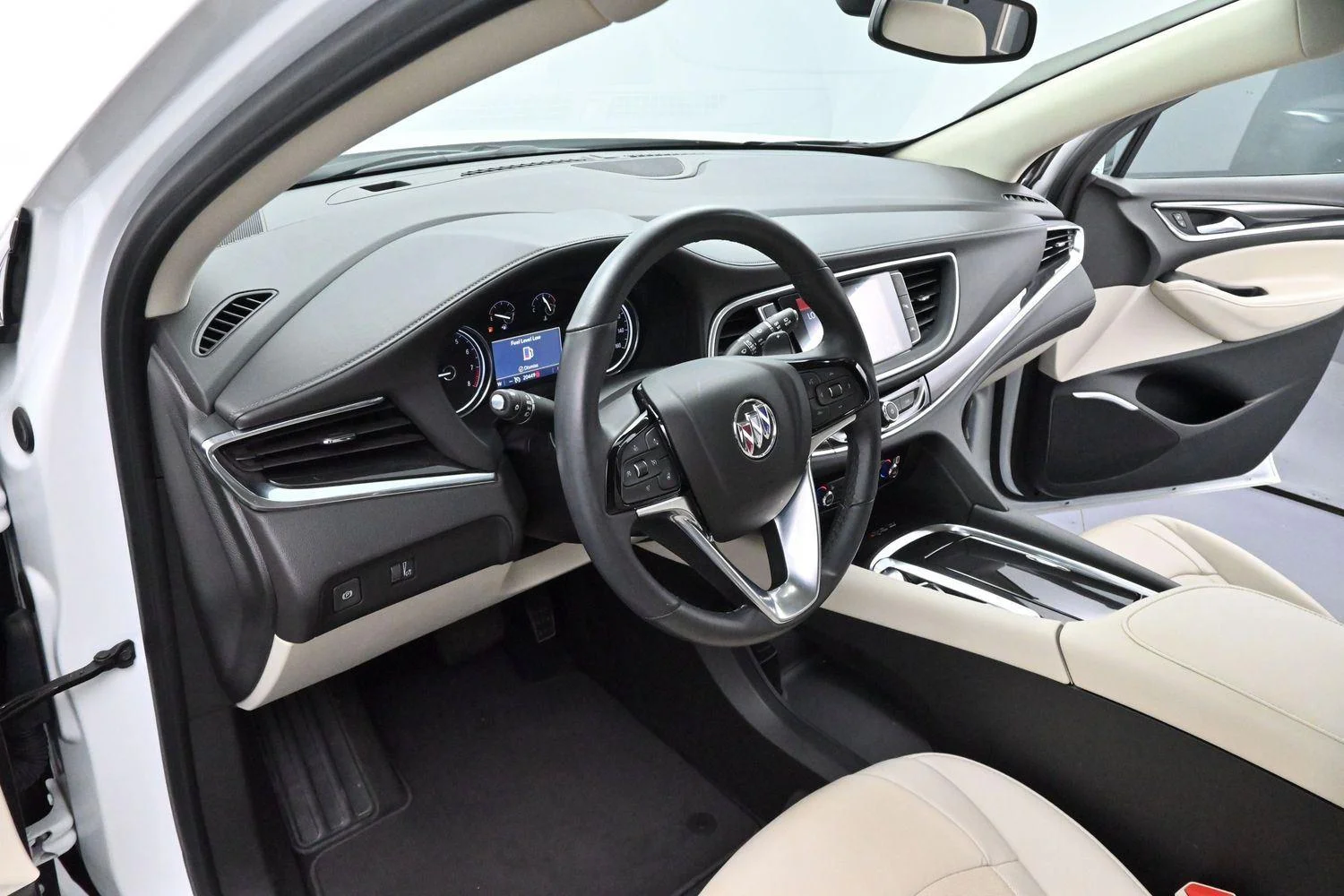 Used 2023 Summit White Buick Essence image 13