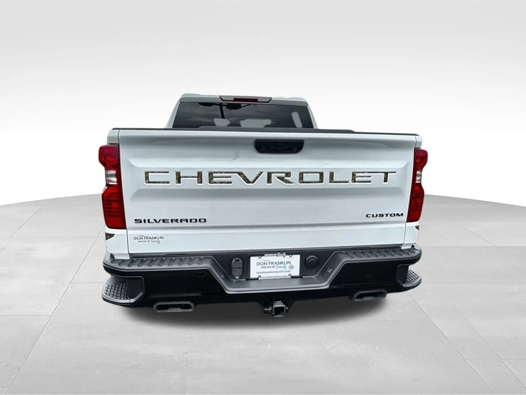Used 2025 White Chevrolet Custom Trail Boss image 9