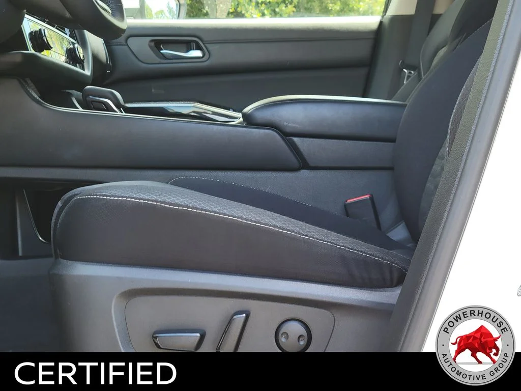 Used 2022 White Nissan SV image 23