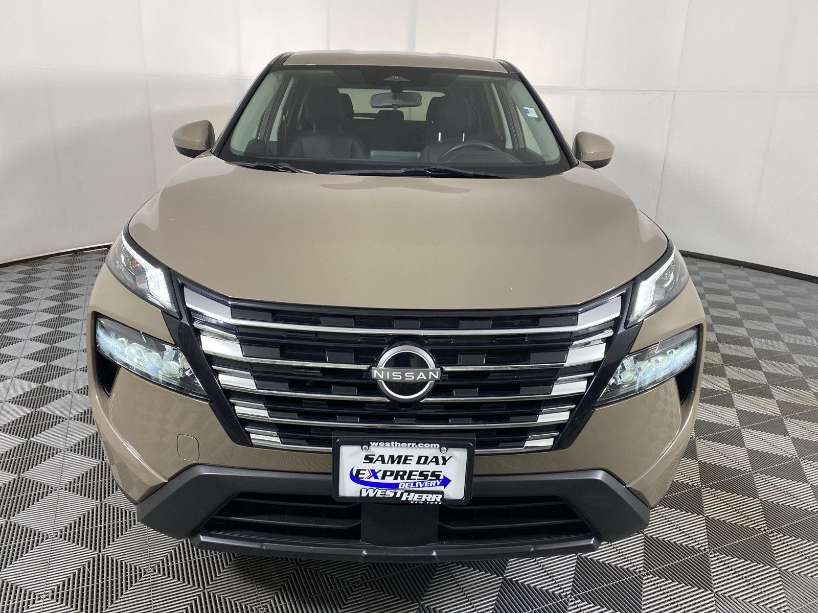 Used 2024 Baja Storm Metallic Nissan SV image 5