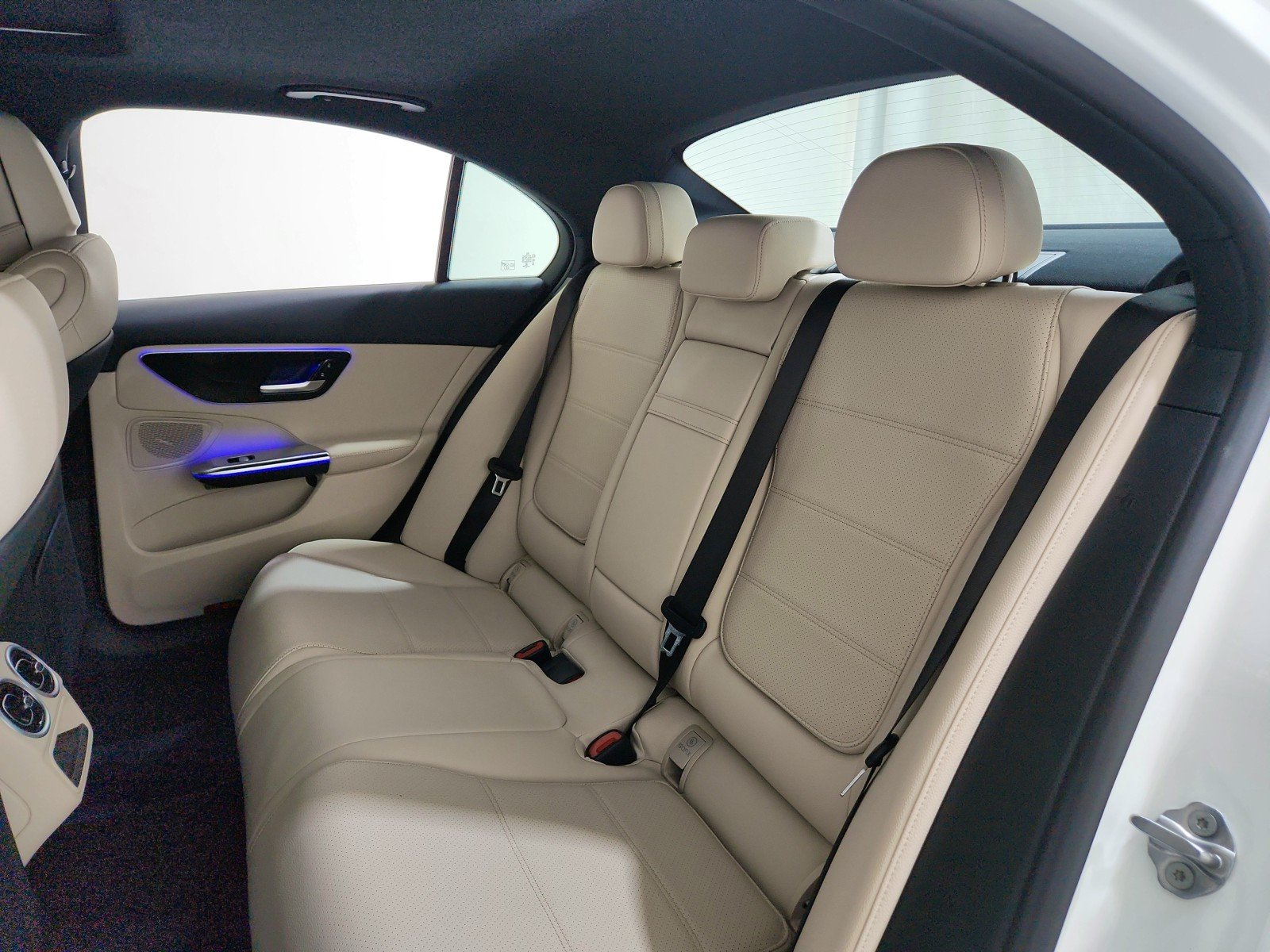 Used 2022 Polar White Mercedes-Benz C 300 image 27