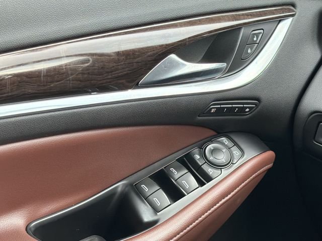 Used 2018 White Buick Avenir image 17