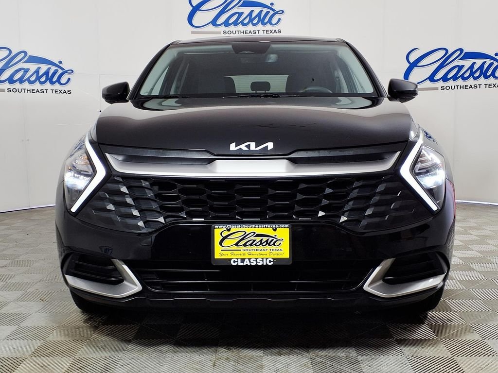 Used 2023 Black Kia LX image 3