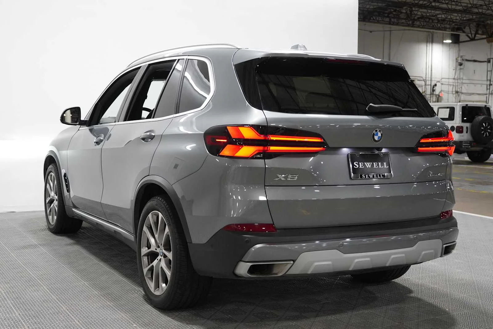 Used 2024 Not Available BMW xDrive40i image 6
