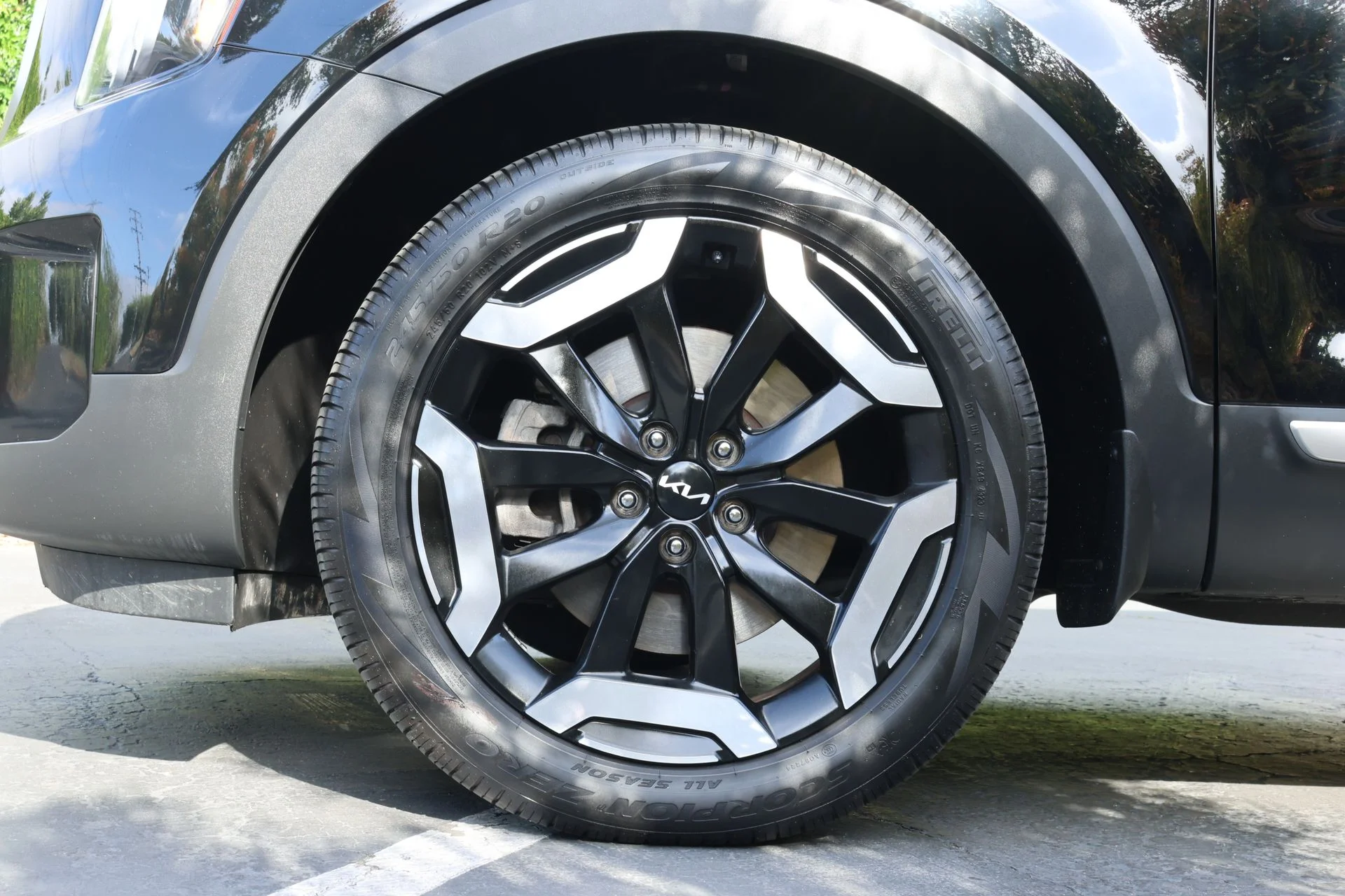 Used 2024 Black Kia EX image 5
