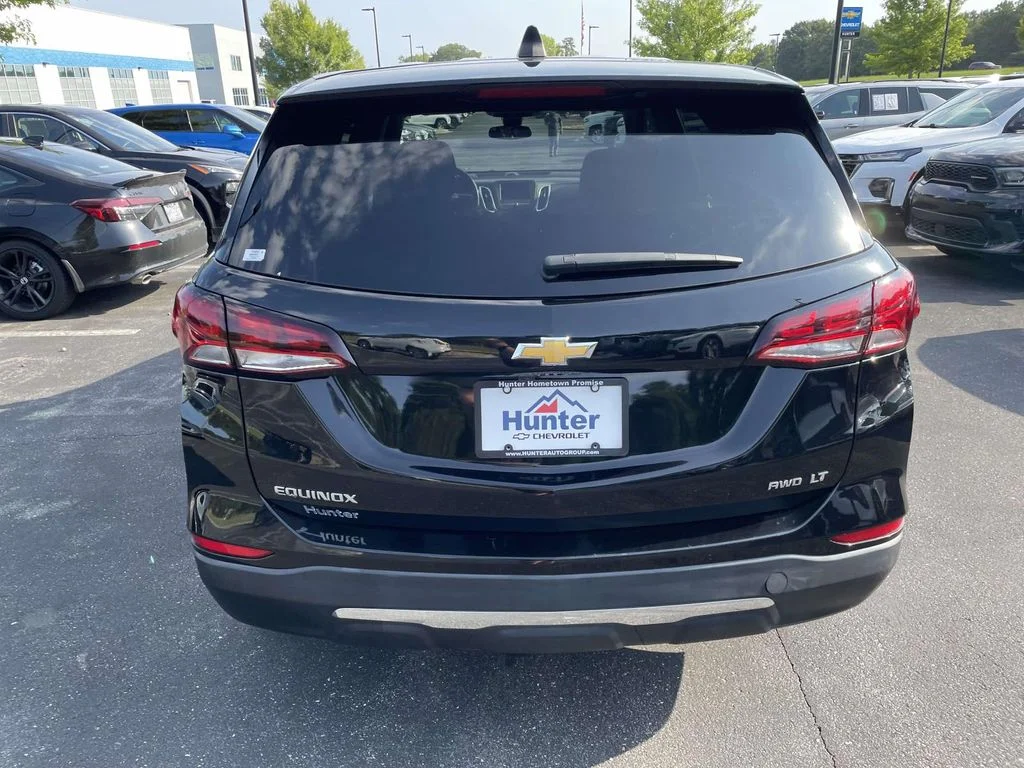 Certified Used 2023 Mosaic Black Metallic Chevrolet LT image 5
