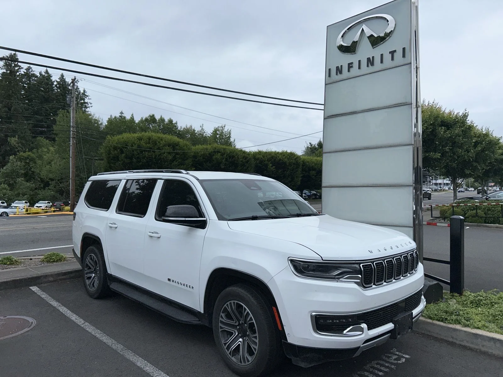 Used 2024 White Jeep Series II image 3