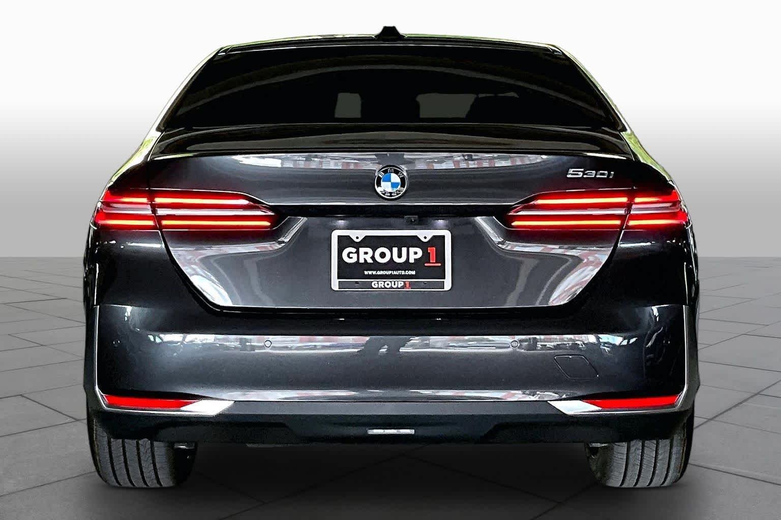 Certified Used 2026 Dark Graphite Metallic BMW 530i image 4