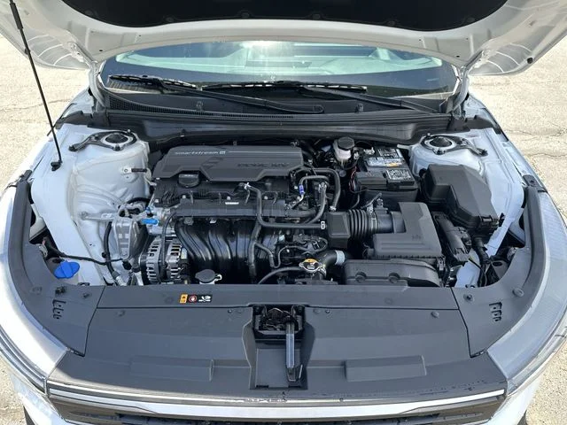 New 2026 Snow White Pearl Kia LXS image 19