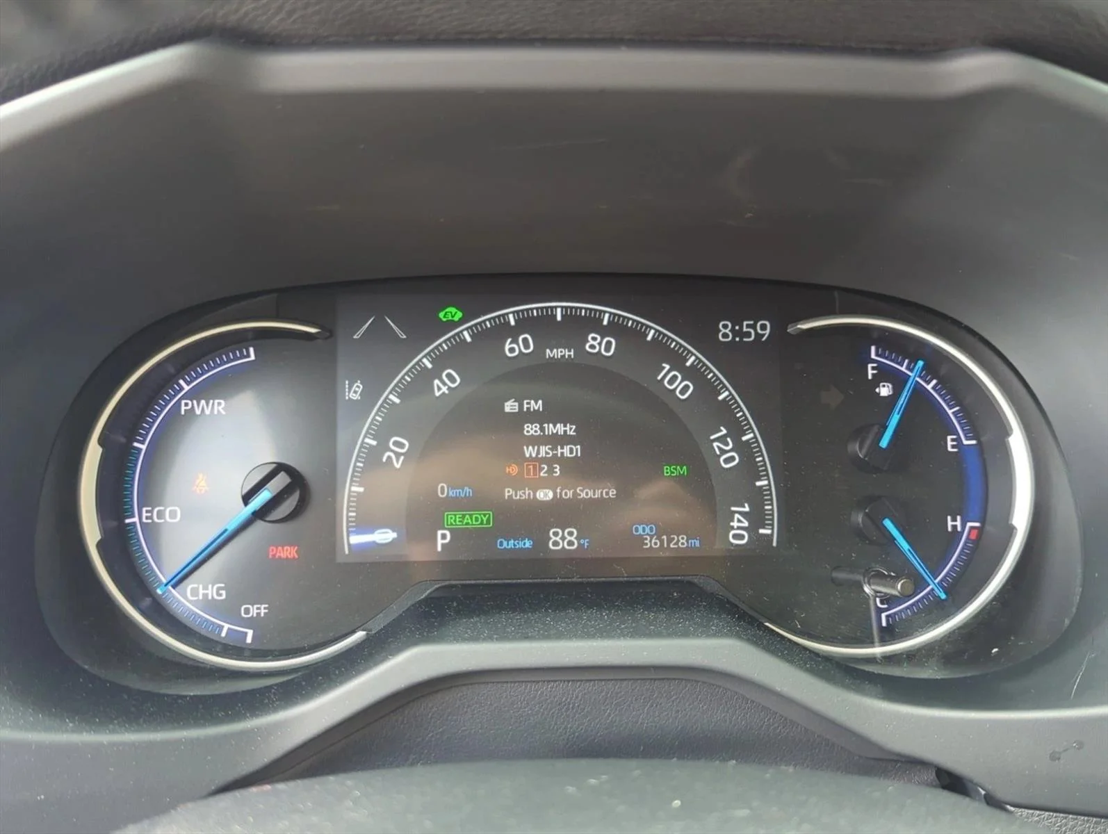 Used 2023 White Toyota Hybrid XLE Premium image 17