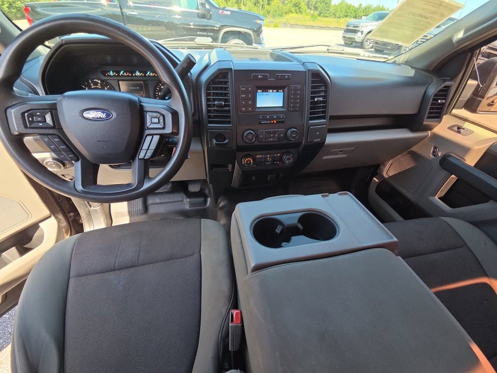 Used 2020  Ford XL image 8