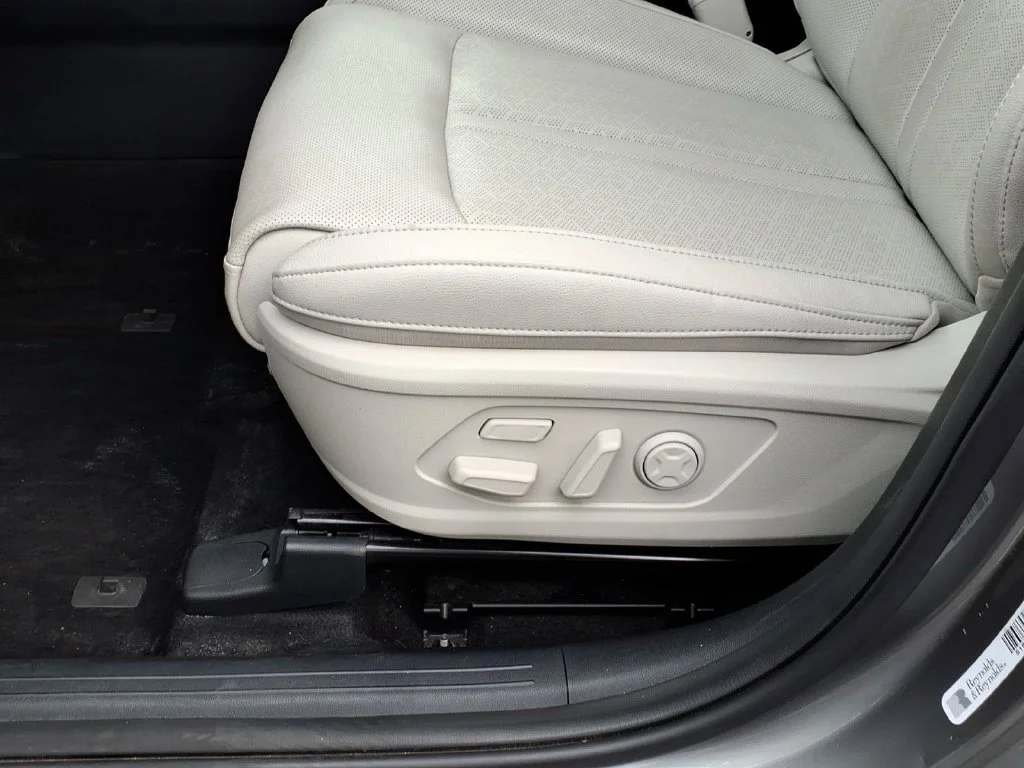 Used 2023 Steel Gray Kia SX Prestige image 22