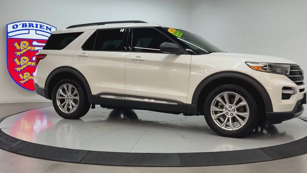 Used 2020 White Metallic Ford XLT image 3