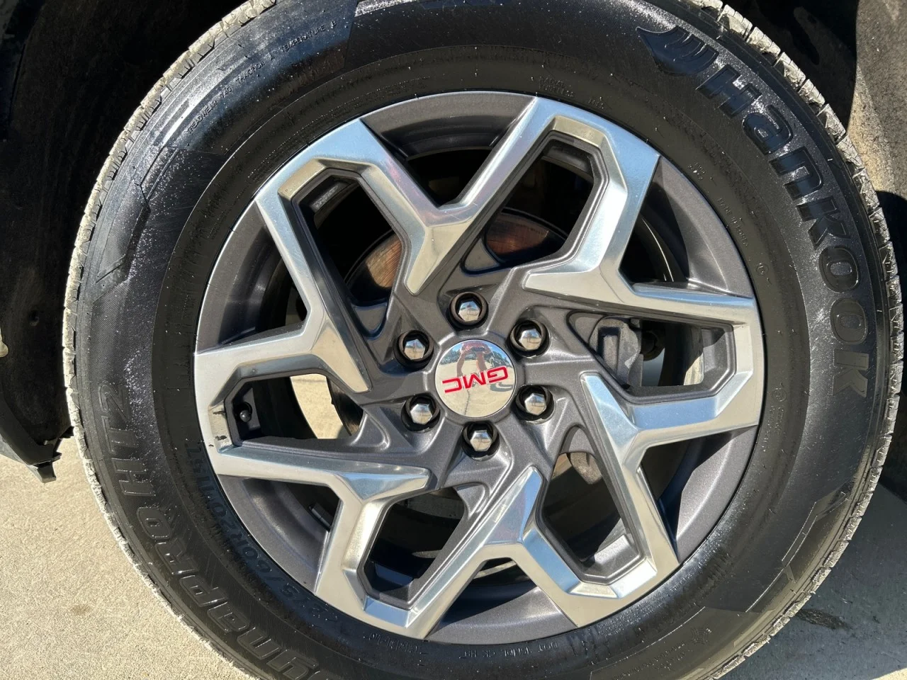 Used 2023 PACIFIC BLUE METALLIC GMC SLT image 10