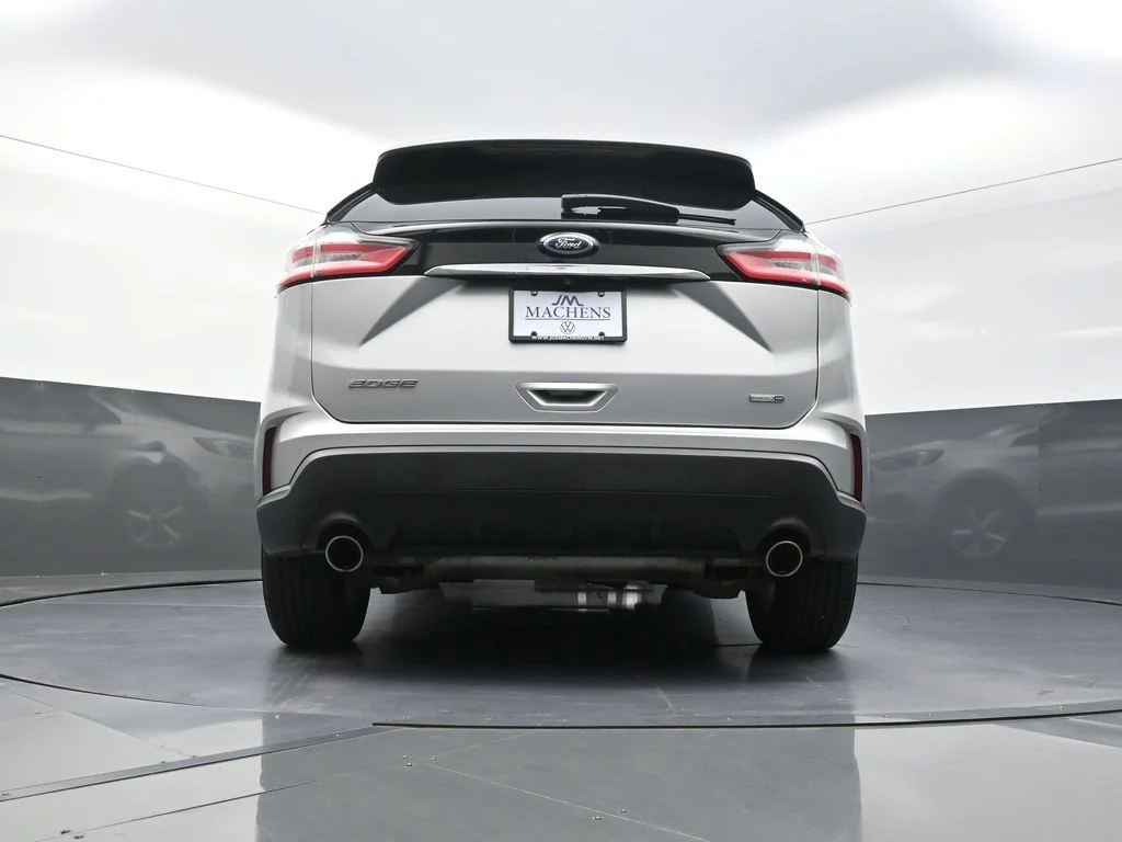 Used 2019 Silver Ford SE image 26