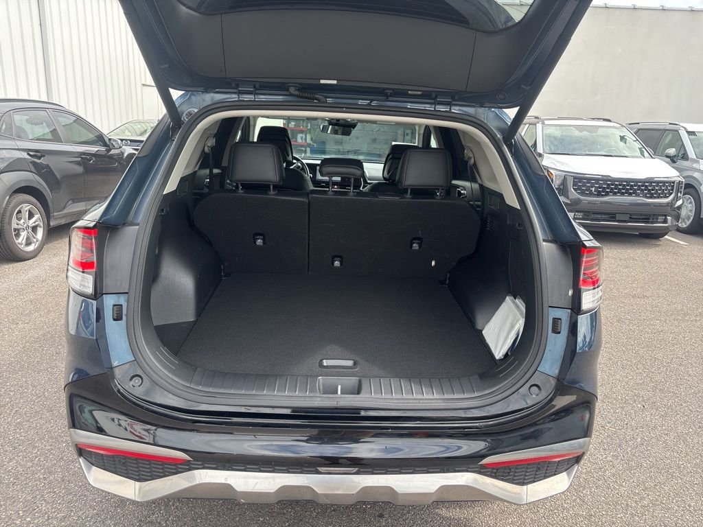 Used 2023 Blue Kia SX-Prestige image 11