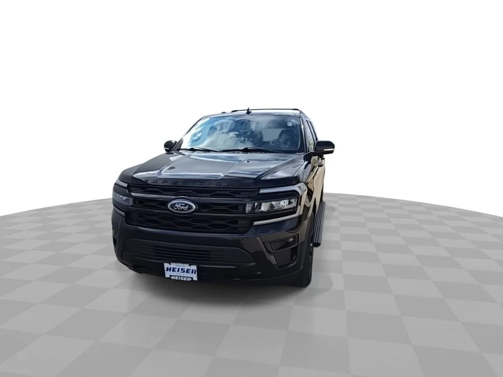 Used 2023 Black Ford Limited image 3