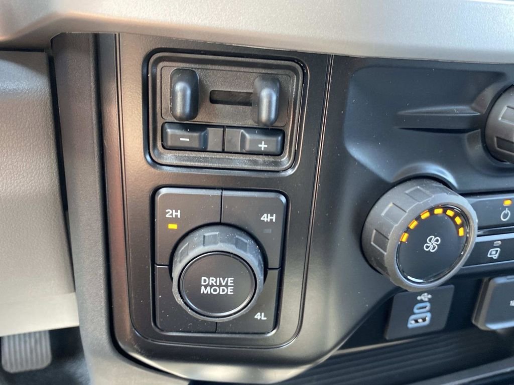 New 2026 Oxford White Ford F-350® XL image 19