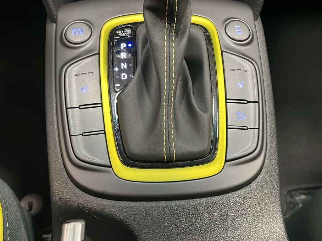 Used 2018 Green Hyundai Limited image 29
