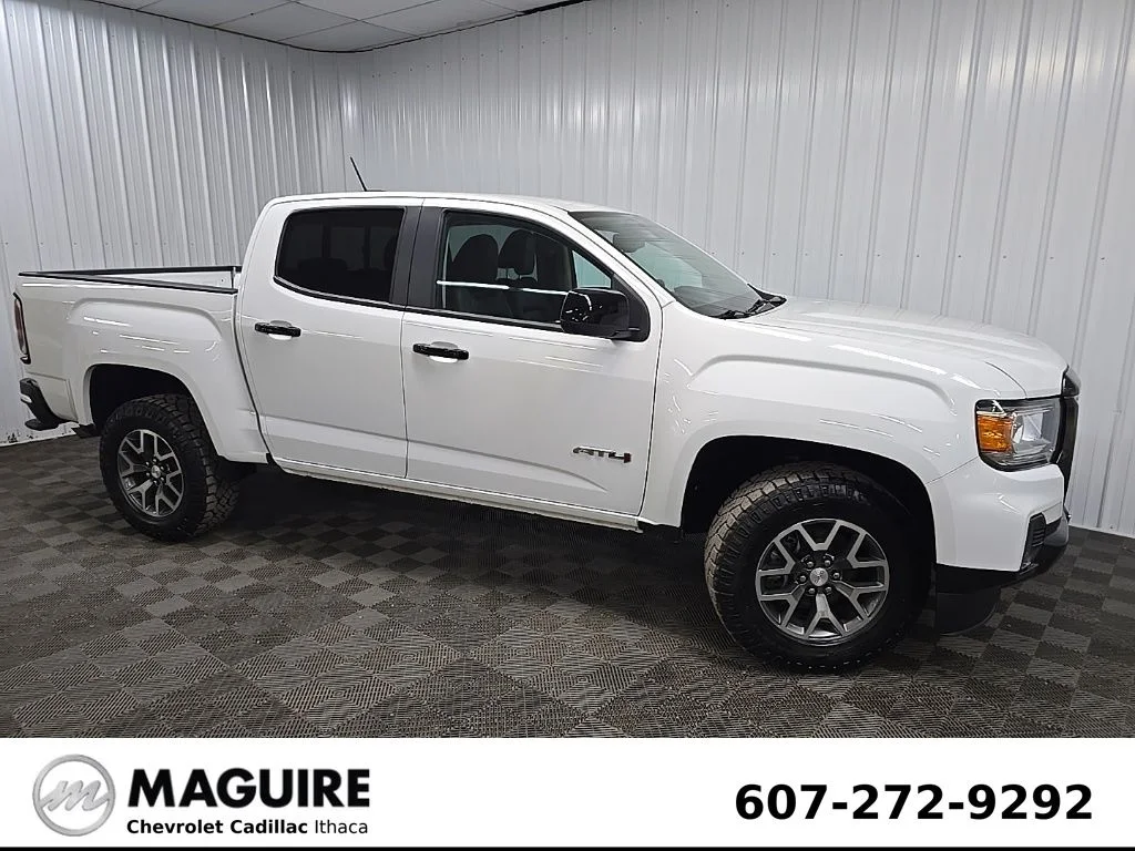 Used 2022 Summit White GMC AT4 w/Leather image 1