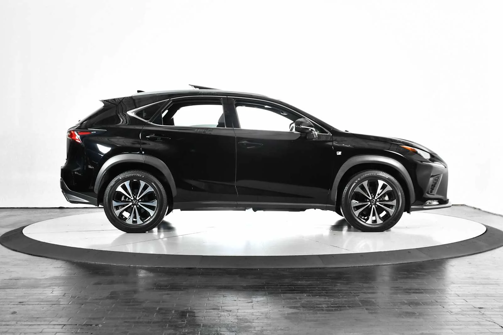 Used 2019 Obsidian Lexus F SPORT image 6