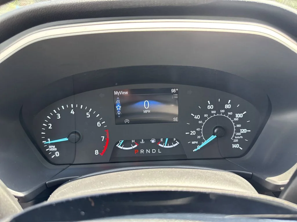 Used 2022 Oxford White Ford SEL image 21
