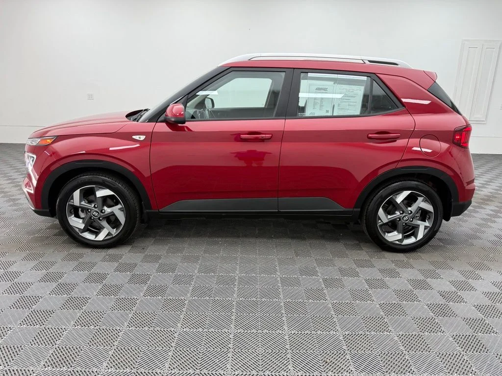Used 2022 Red Hyundai Limited image 12