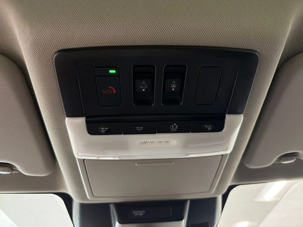 New 2026 Everest White Pearl TriCoat / Super Black Two-tone Nissan Platinum image 18