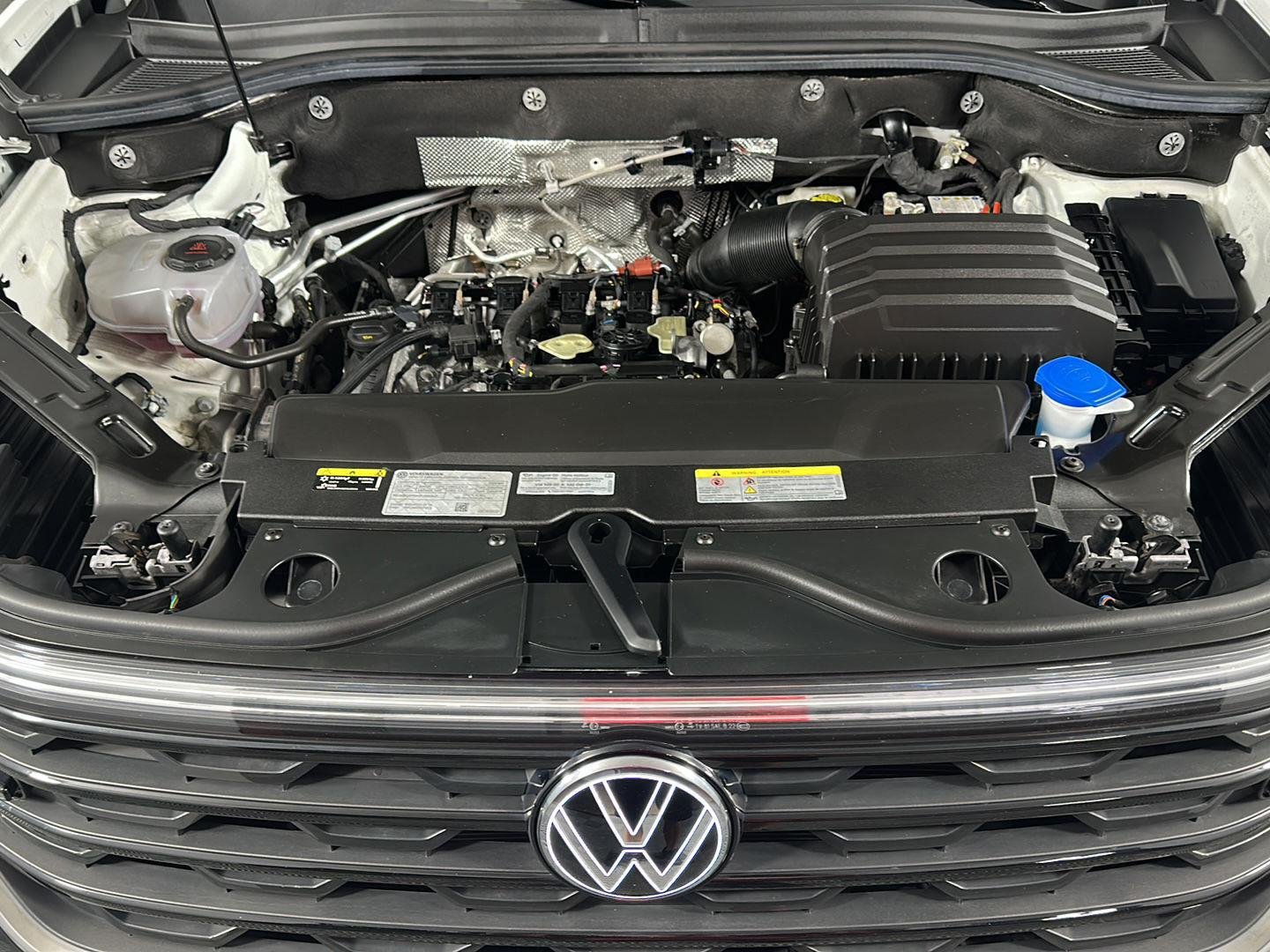 Used 2024 Silver Mist Metallic Volkswagen 2.0T SE w/Technology image 3