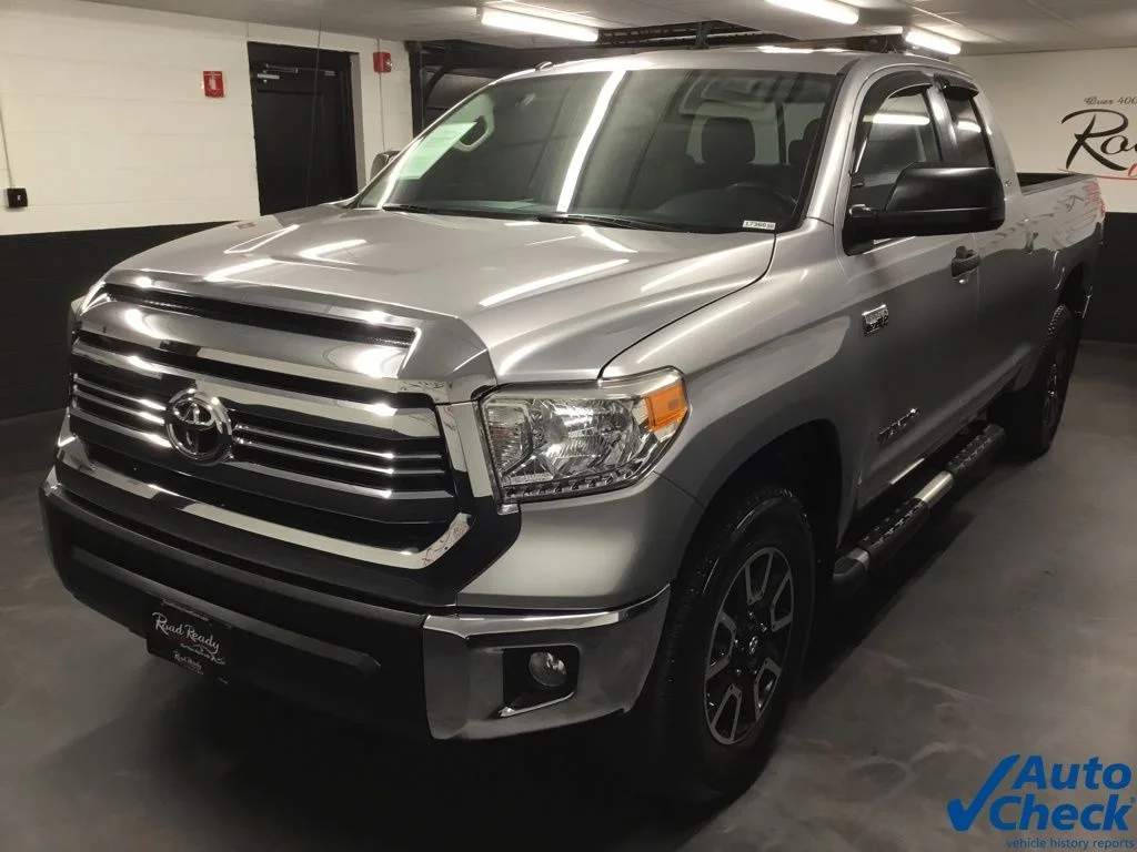 Used 2017 Silver Toyota SR5 image 6