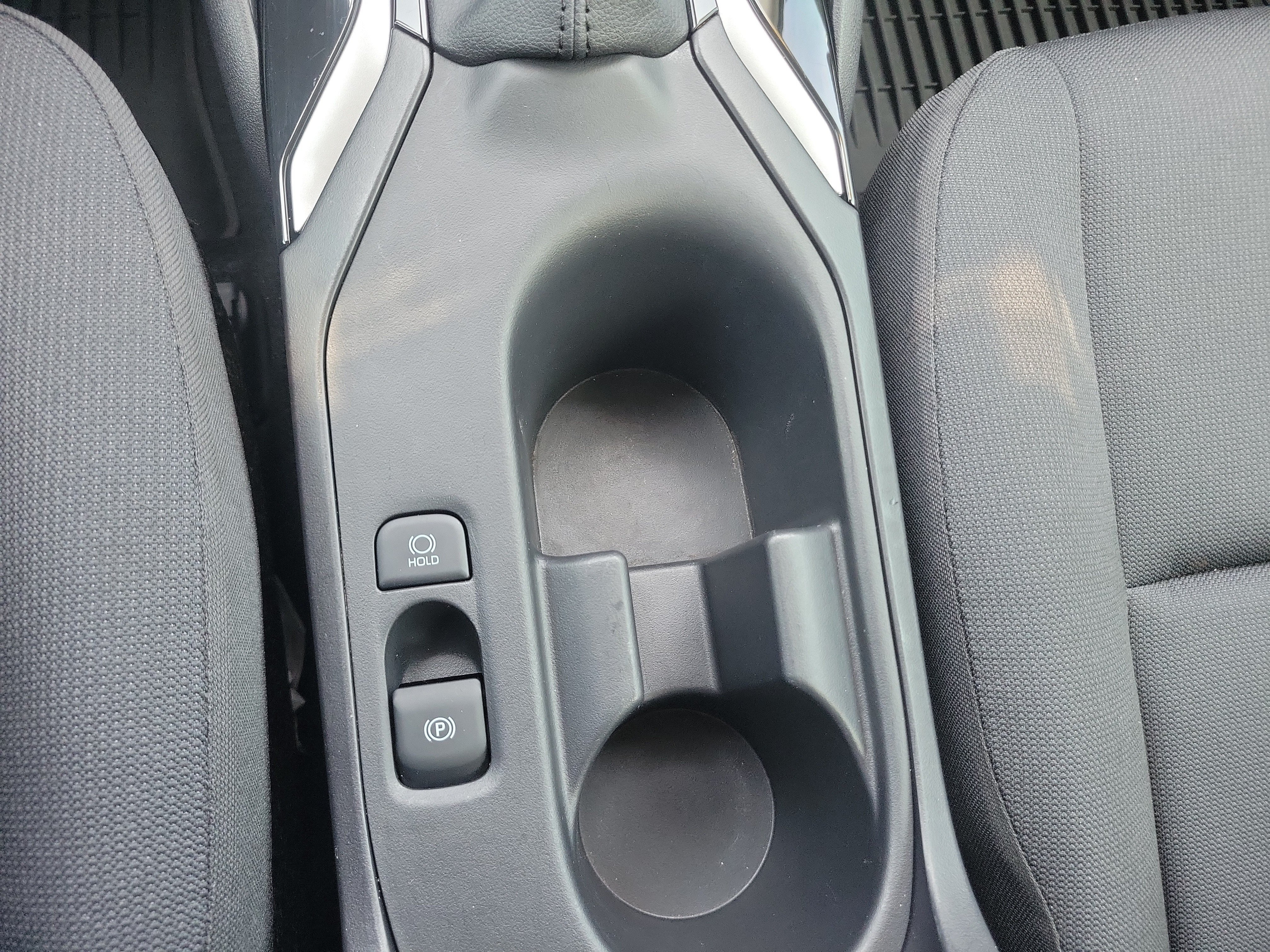 Used 2025 Pearl Toyota LE image 26