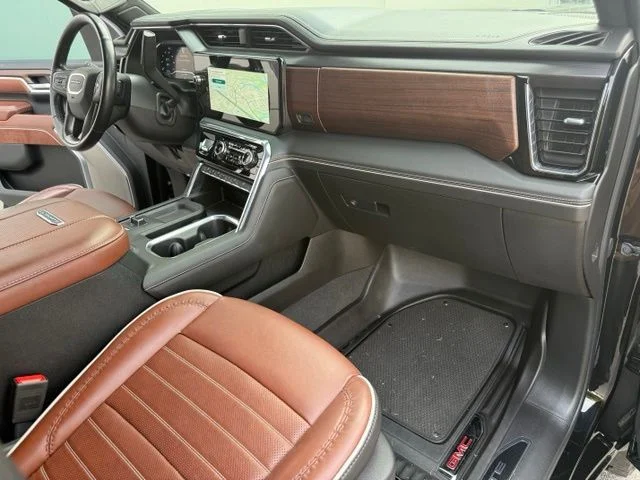 Used 2025 Onyx Black GMC Denali Ultimate image 45