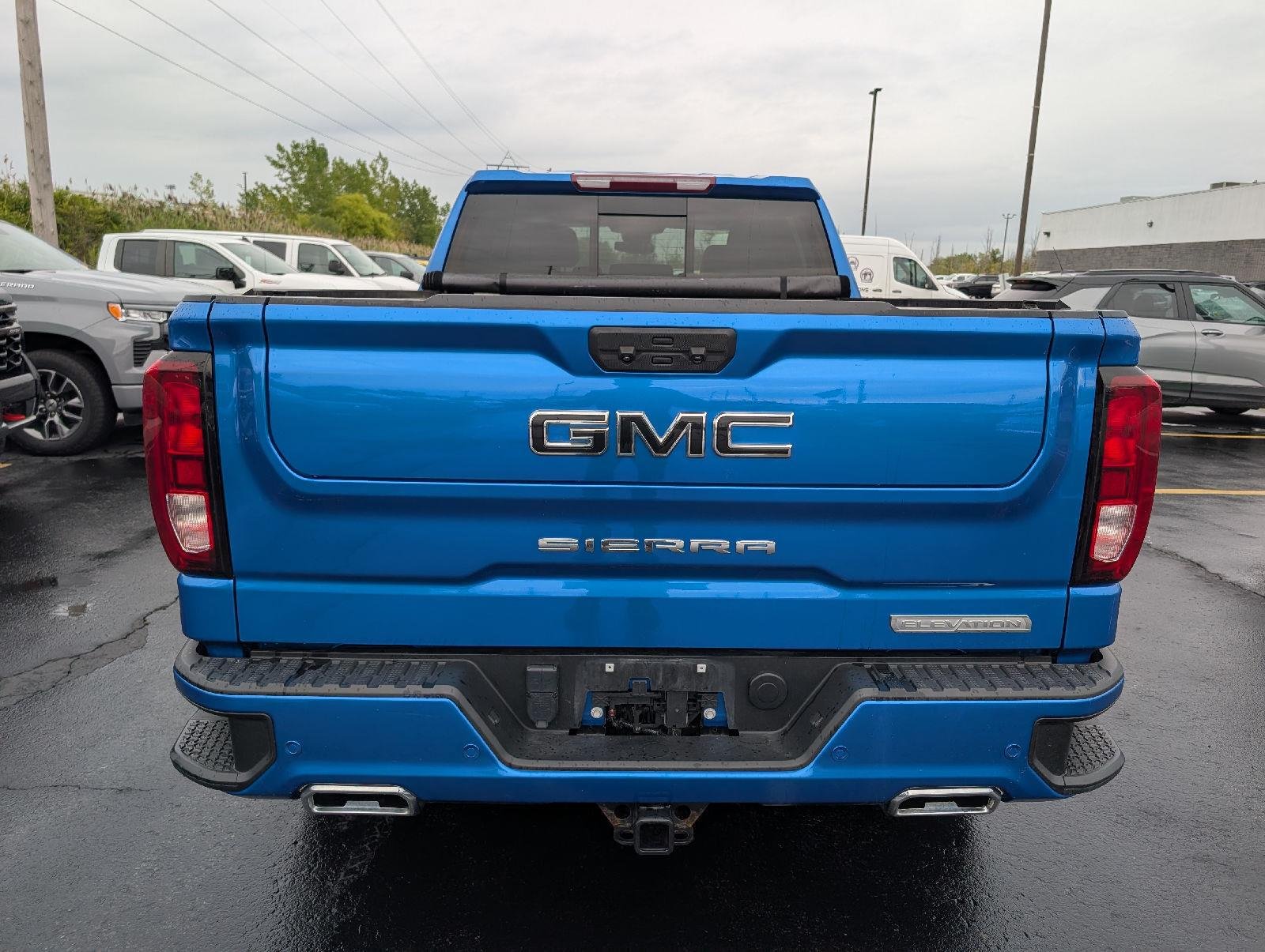 Used 2024 Dynamic Blue Metallic GMC Elevation image 7