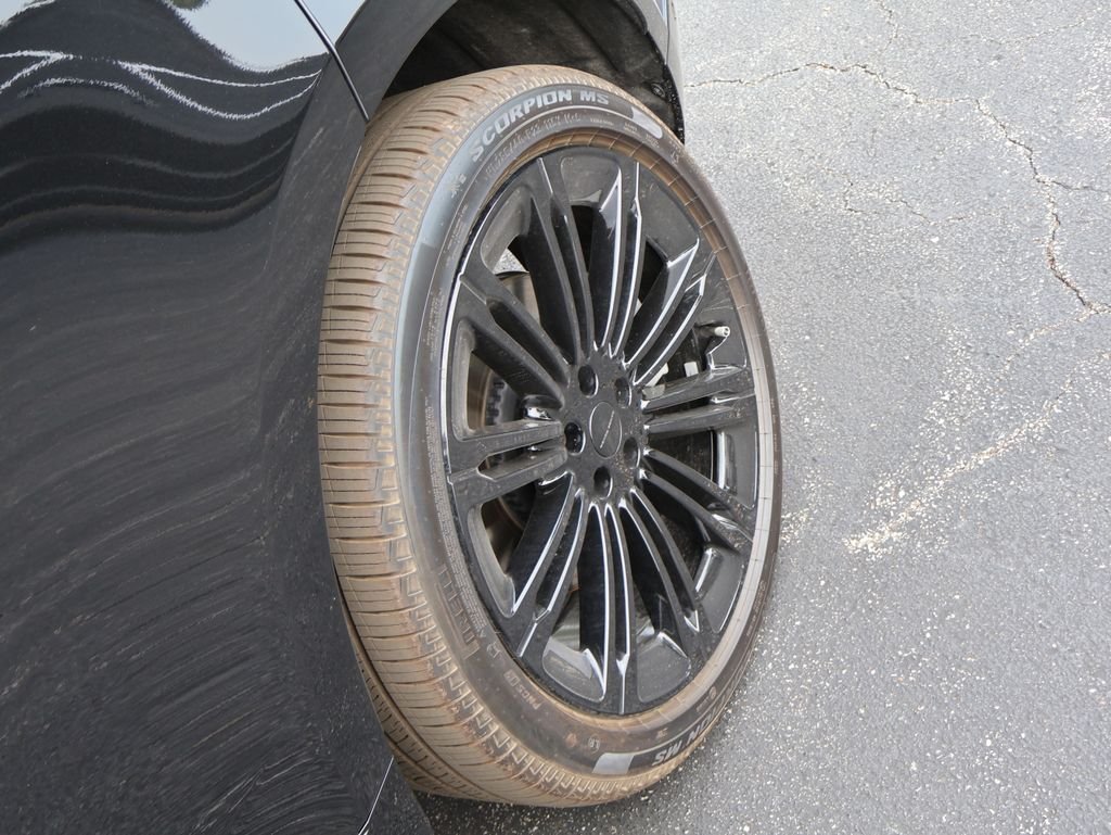 New 2026 Santorini Black Land Rover SE image 37