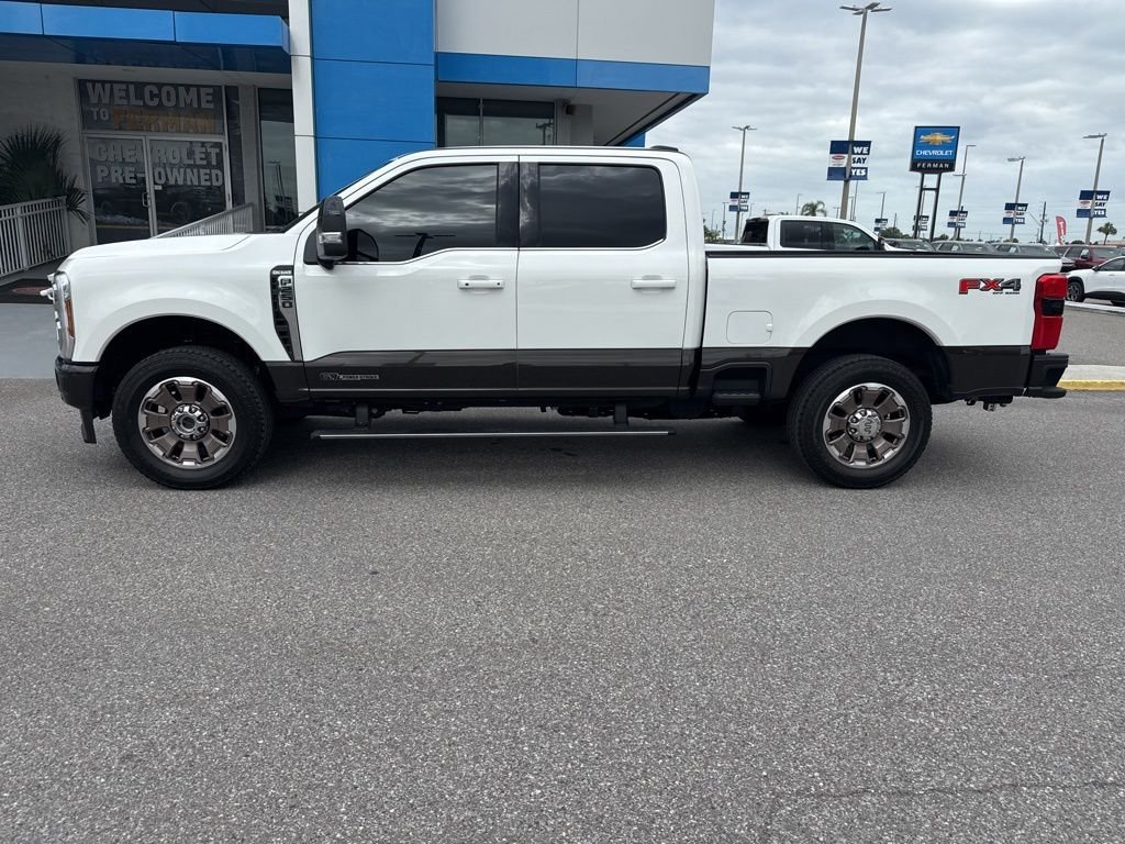 Used 2025  Ford King Ranch image 1
